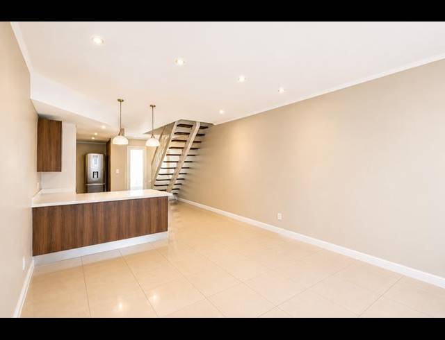 2 BEDROOM PROPERTY TO RENT IN MENLO PARK